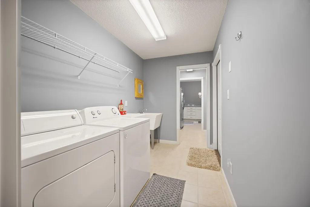 373 Chateau Place Bronston KY 42518