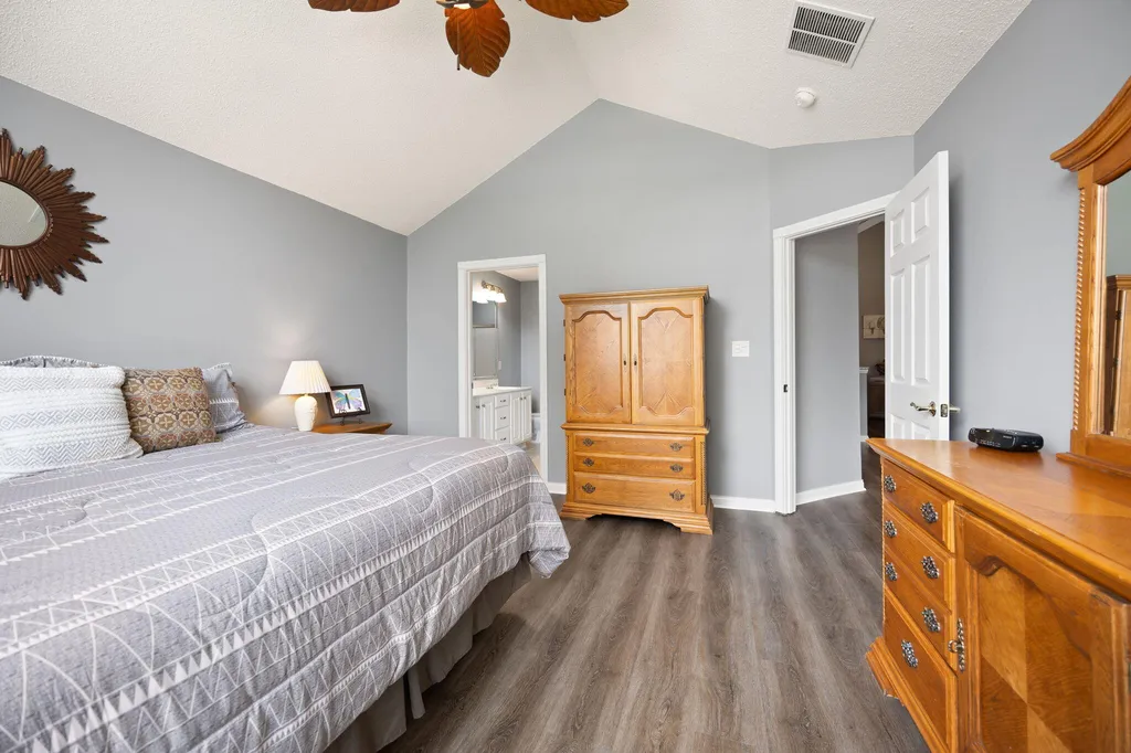 373 Chateau Place Bronston KY 42518