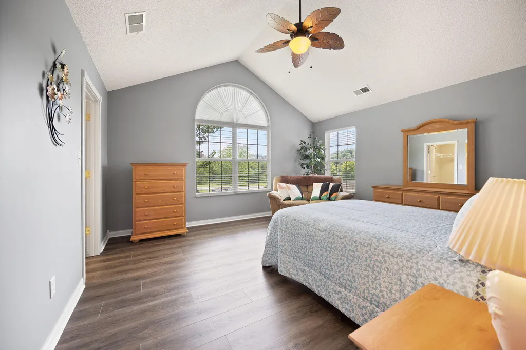 373 Chateau Place Bronston KY 42518