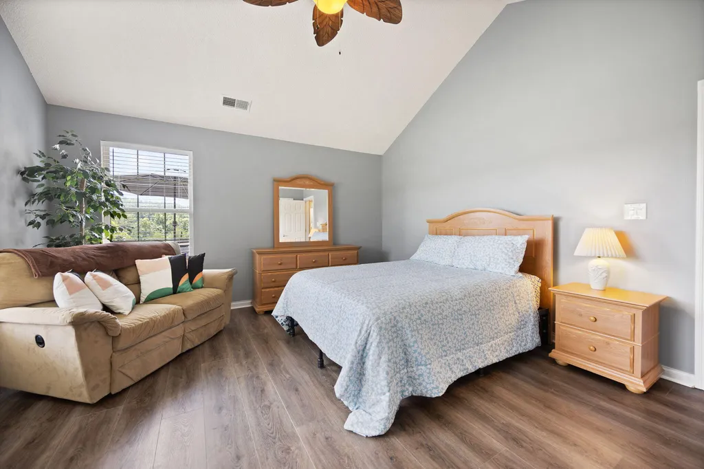 373 Chateau Place Bronston KY 42518