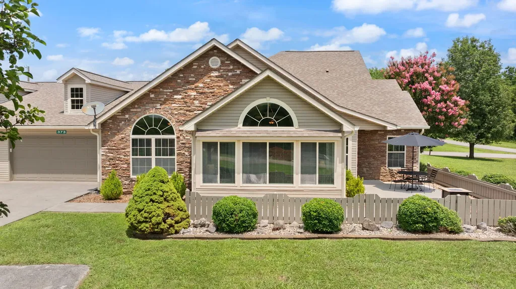 373 Chateau Place Bronston KY 42518