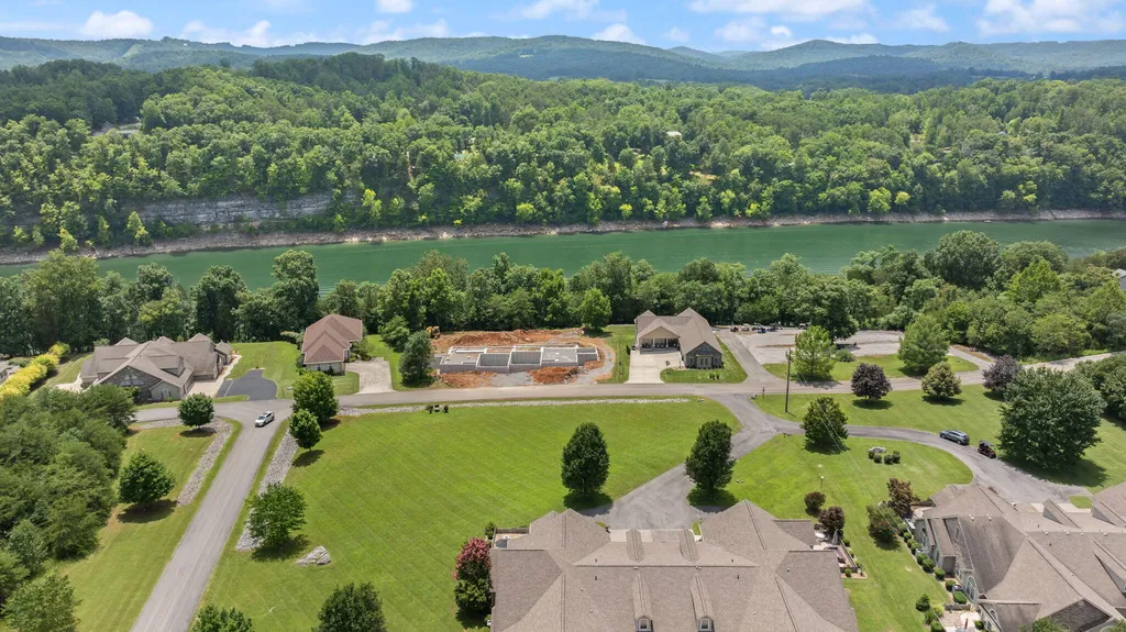 373 Chateau Place Bronston KY 42518