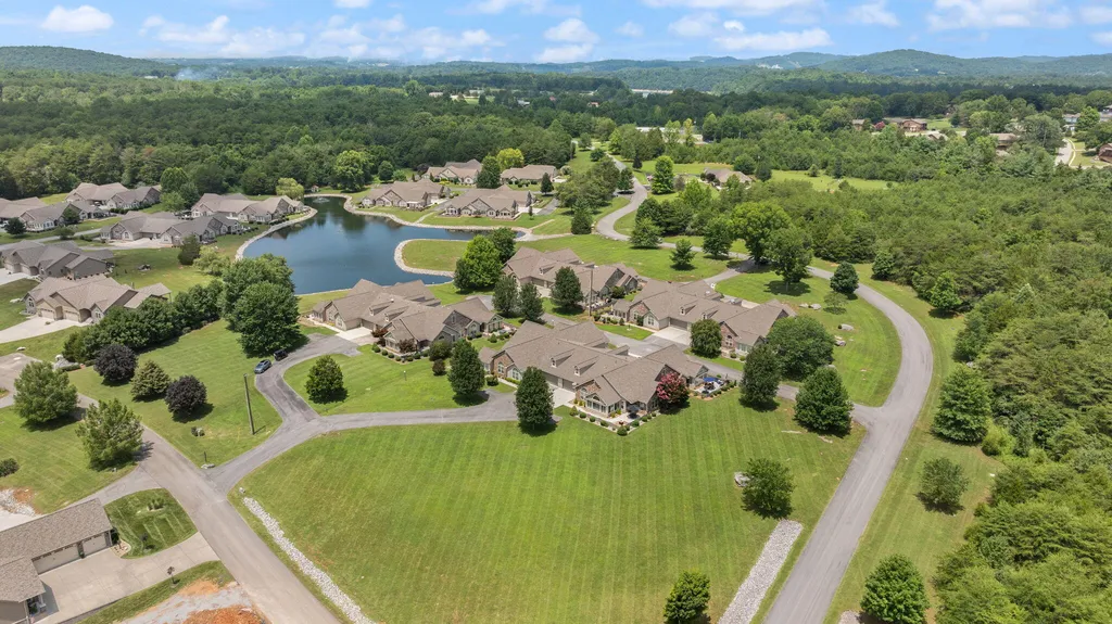 373 Chateau Place Bronston KY 42518
