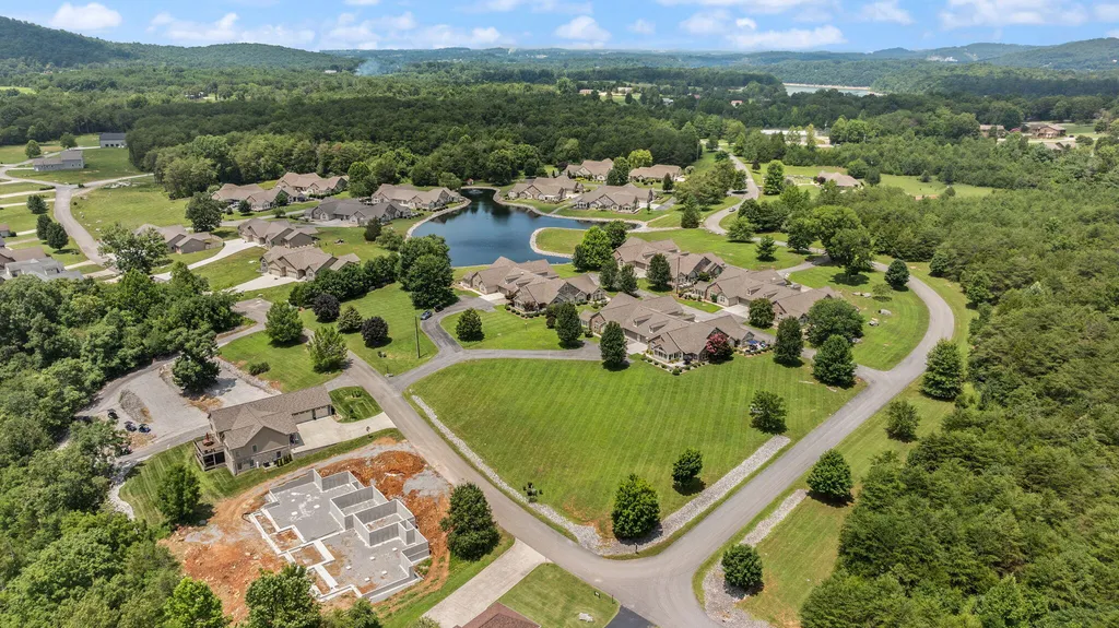 373 Chateau Place Bronston KY 42518