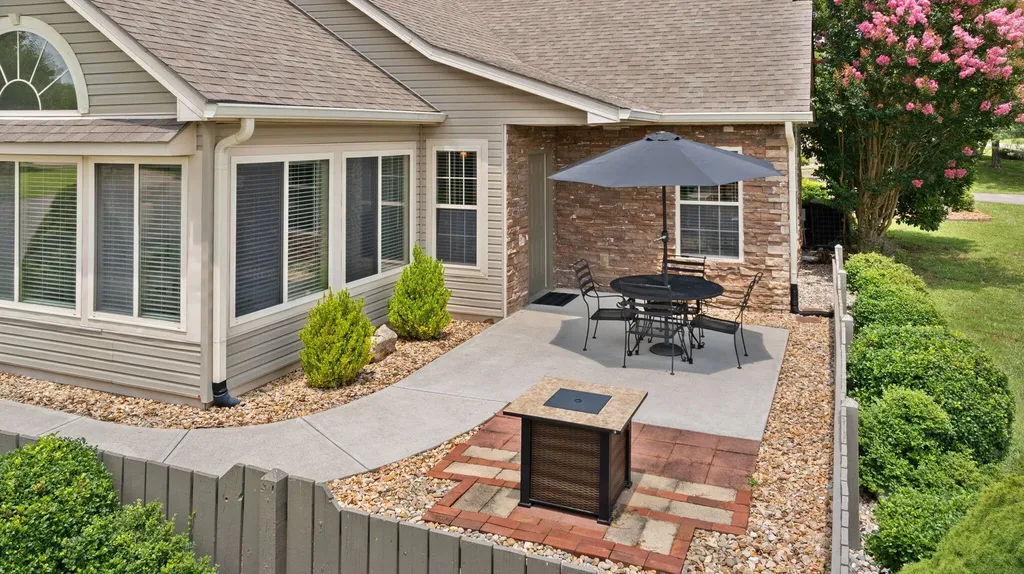 373 Chateau Place Bronston KY 42518