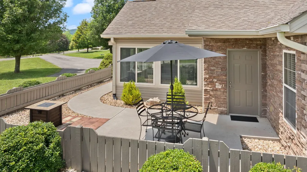 373 Chateau Place Bronston KY 42518