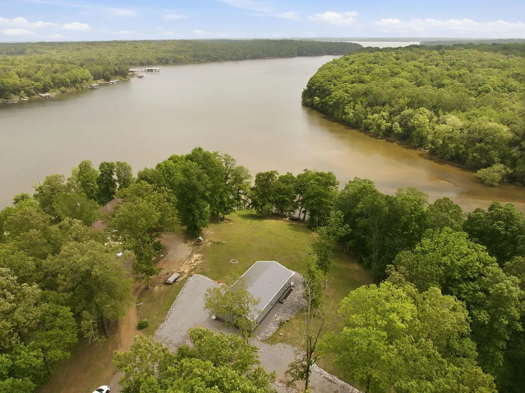 456 Kentucky Lake Drive Murray KY 42071
