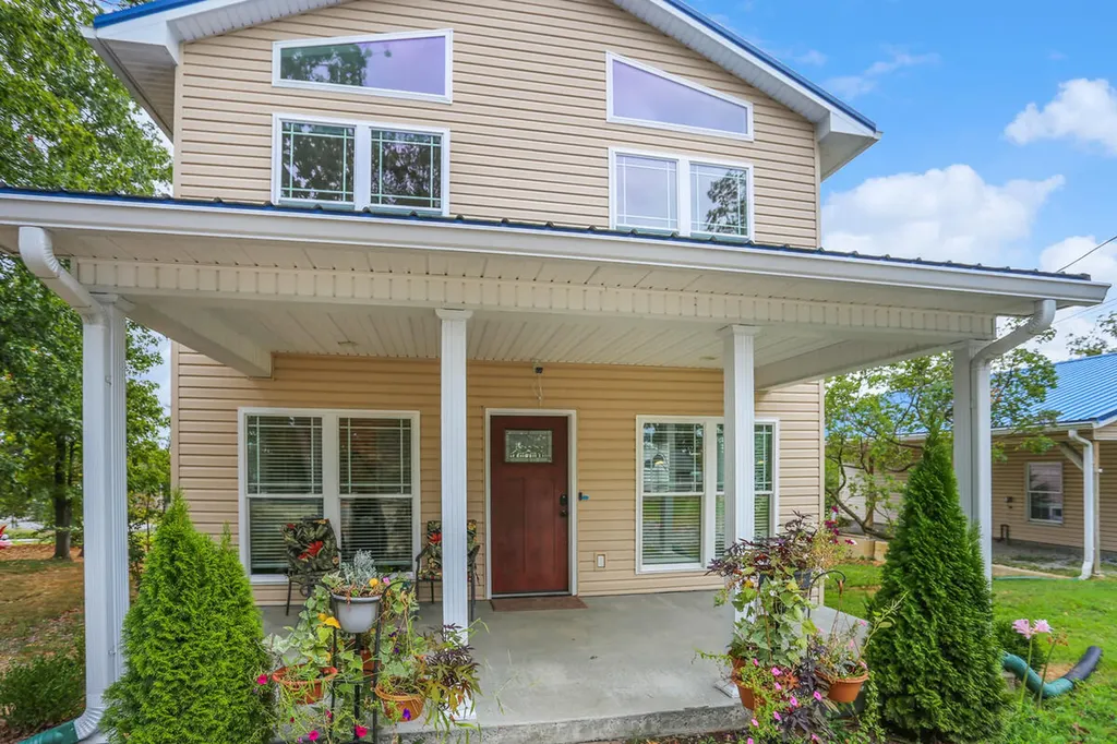 588 Cambridge Shores Drive Gilbertsville KY 42044