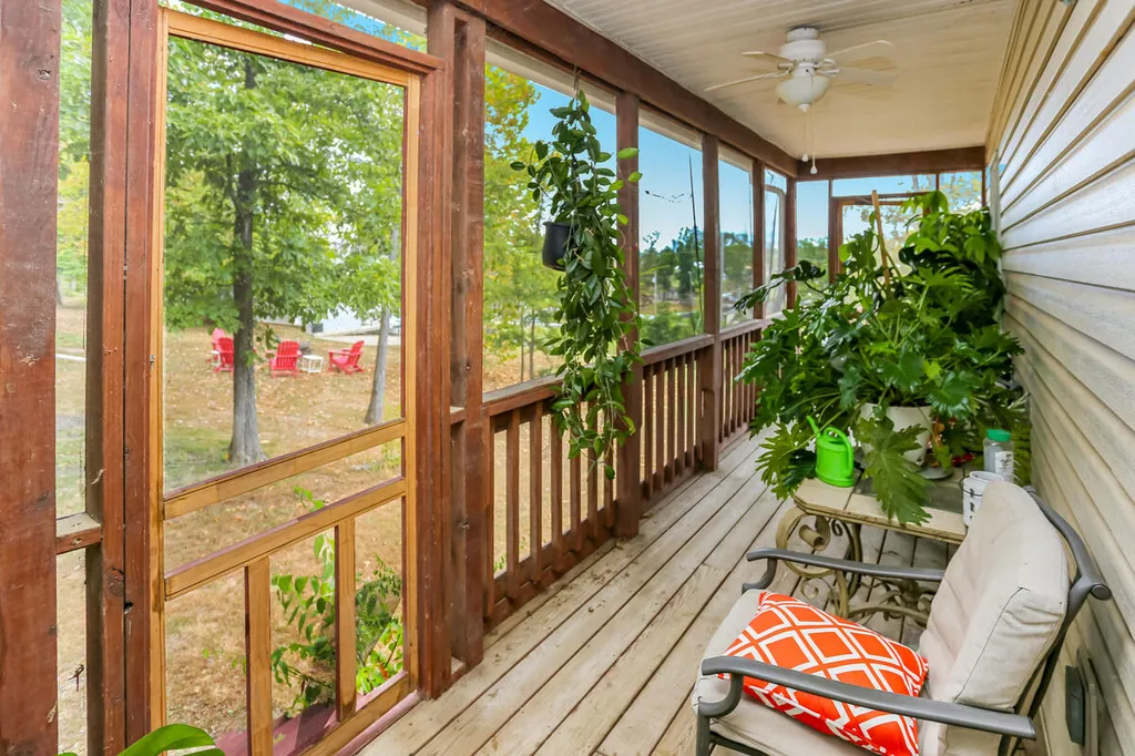 588 Cambridge Shores Drive Gilbertsville KY 42044