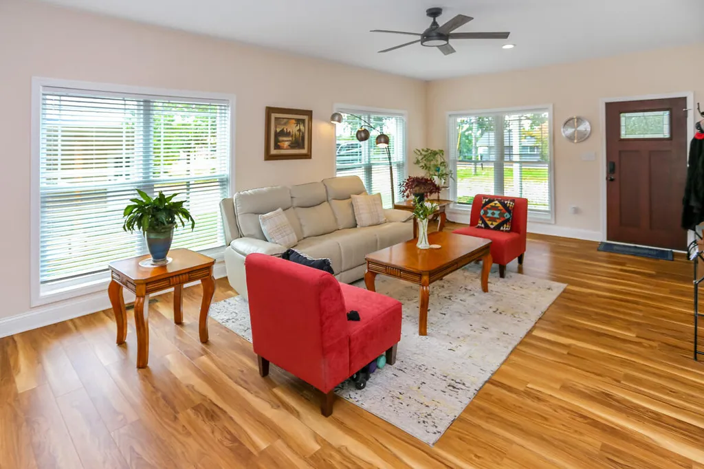 588 Cambridge Shores Drive Gilbertsville KY 42044