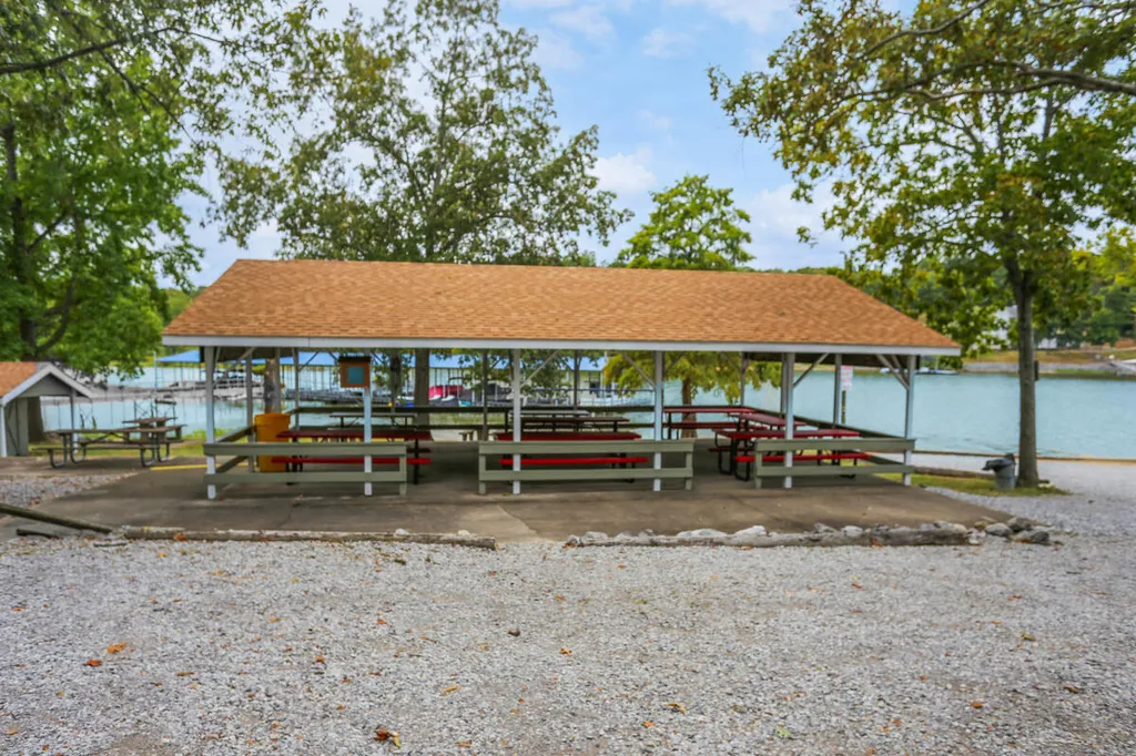 588 Cambridge Shores Drive Gilbertsville KY 42044
