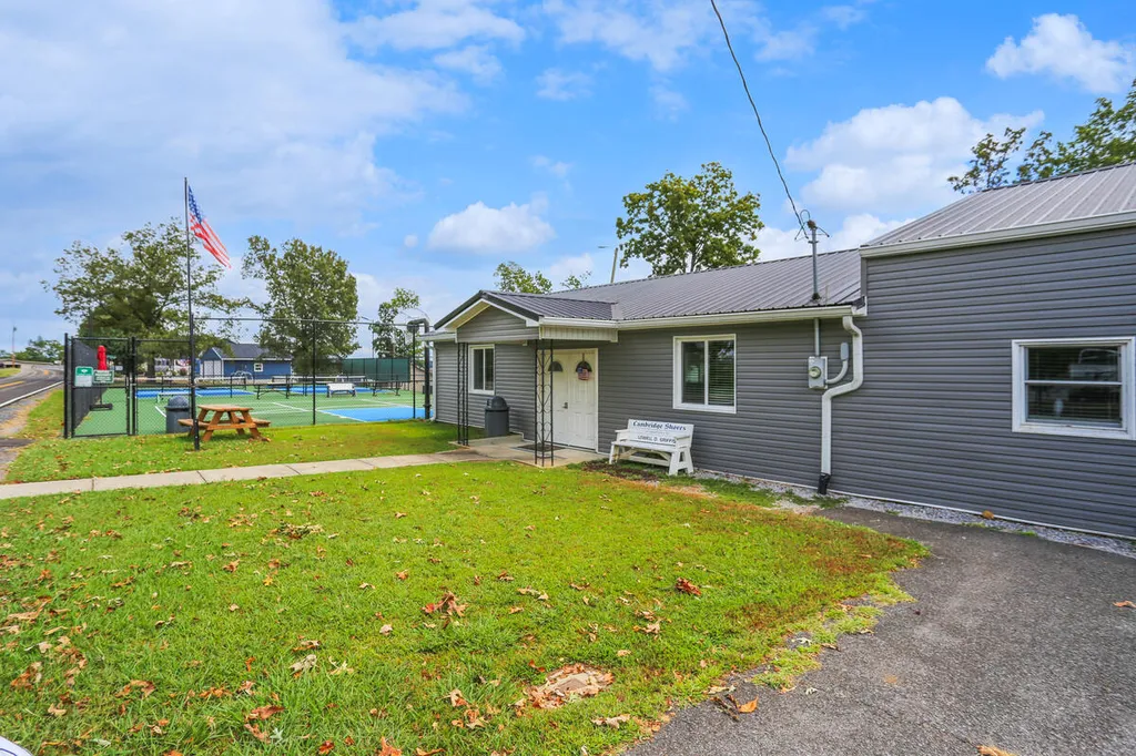 588 Cambridge Shores Drive Gilbertsville KY 42044