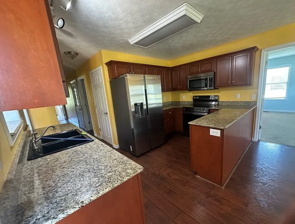 4071 Dixie Bee Line Highway Trenton KY 42286