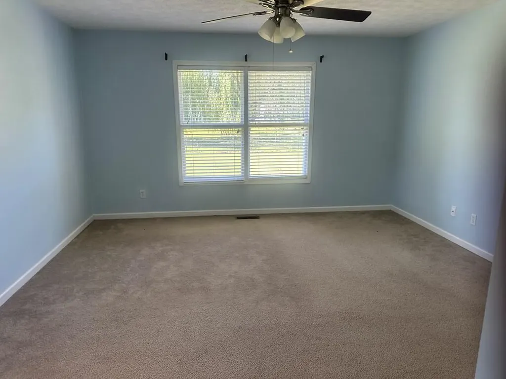 4071 Dixie Bee Line Highway Trenton KY 42286