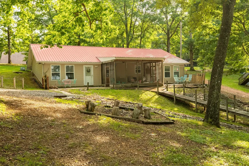 120 Veal Lane New Concord KY 42076