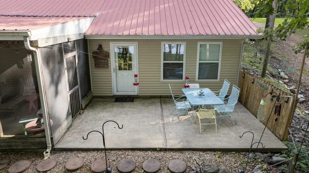 120 Veal Lane New Concord KY 42076