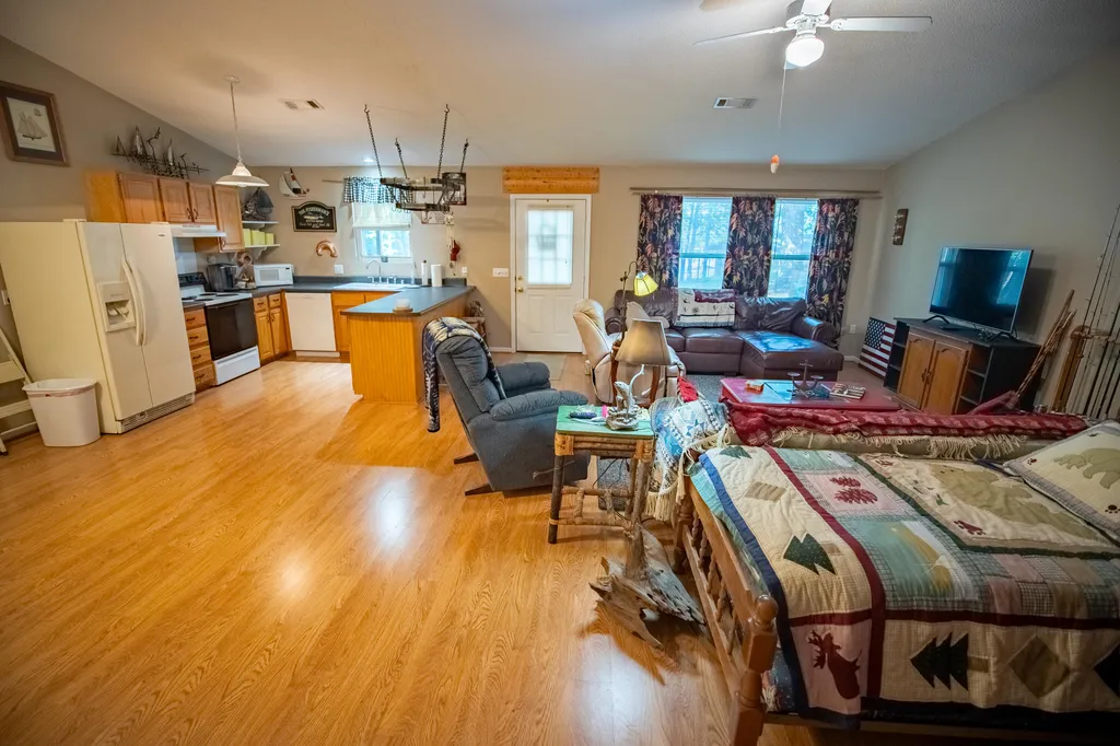 120 Veal Lane New Concord KY 42076