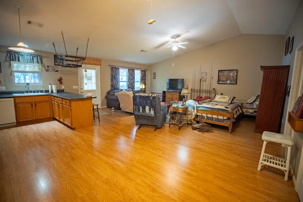 120 Veal Lane New Concord KY 42076