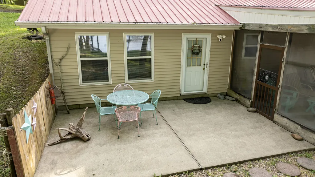 120 Veal Lane New Concord KY 42076