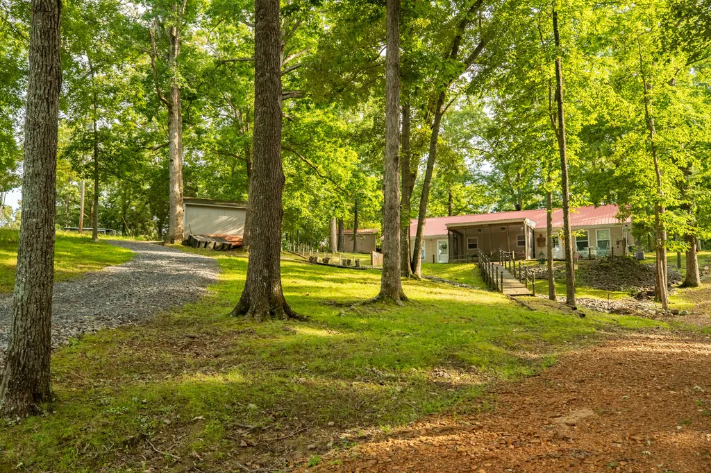 120 Veal Lane New Concord KY 42076