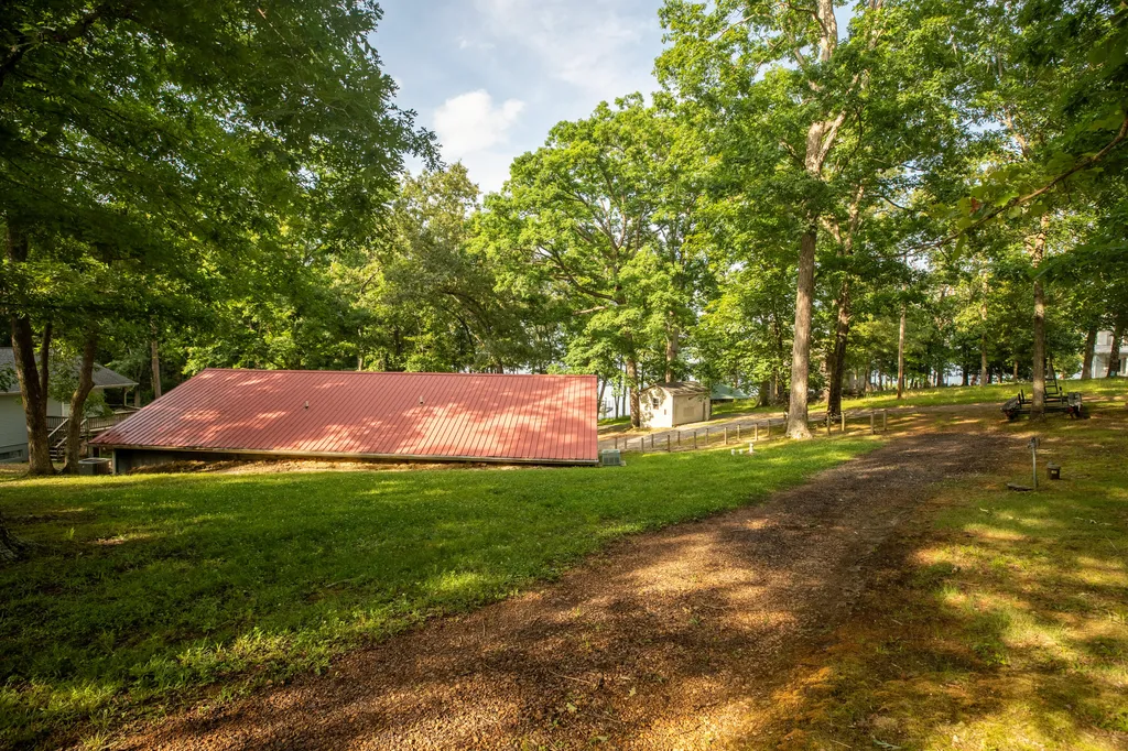 120 Veal Lane New Concord KY 42076