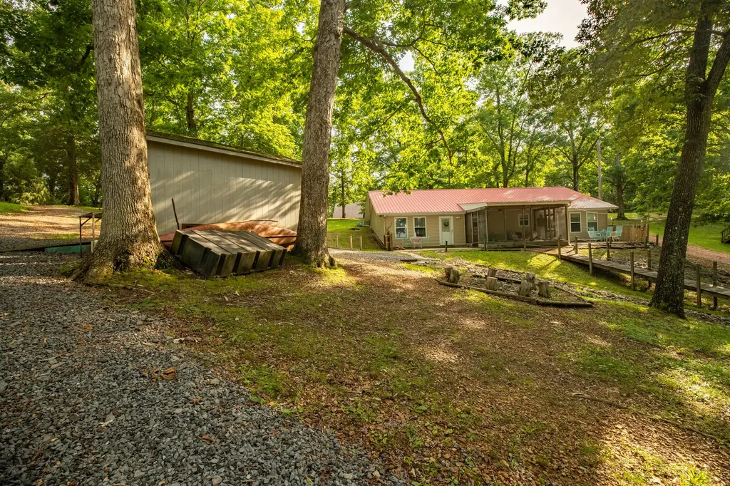 120 Veal Lane New Concord KY 42076