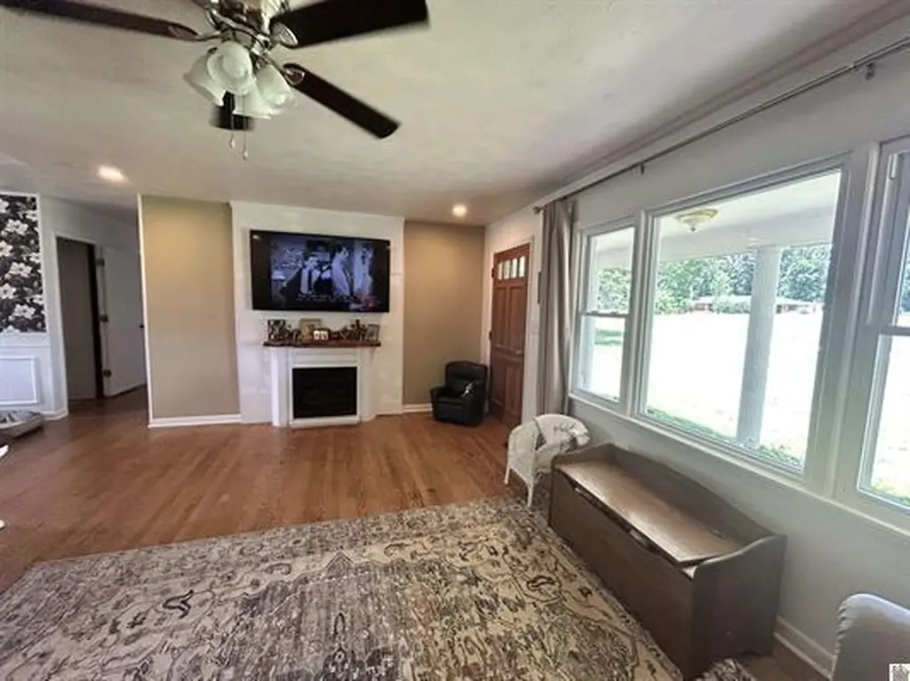2215 Old Canton Pike Cadiz KY 42211