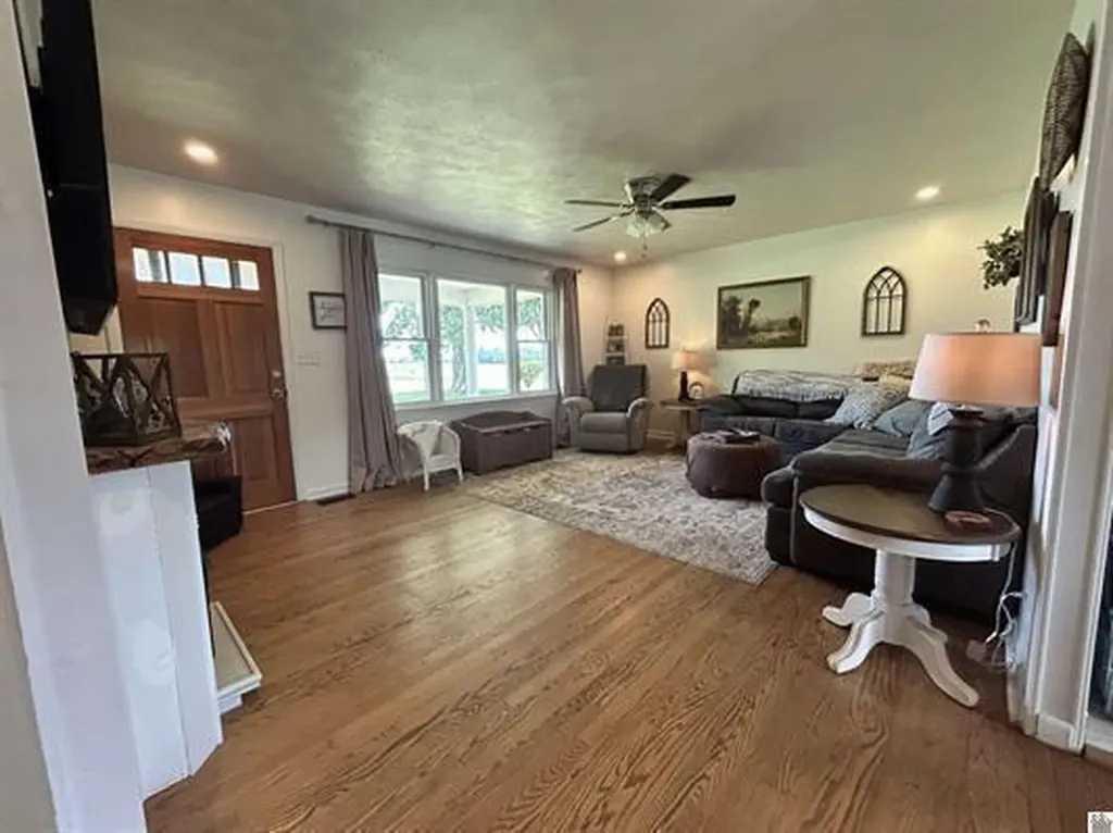 2215 Old Canton Pike Cadiz KY 42211