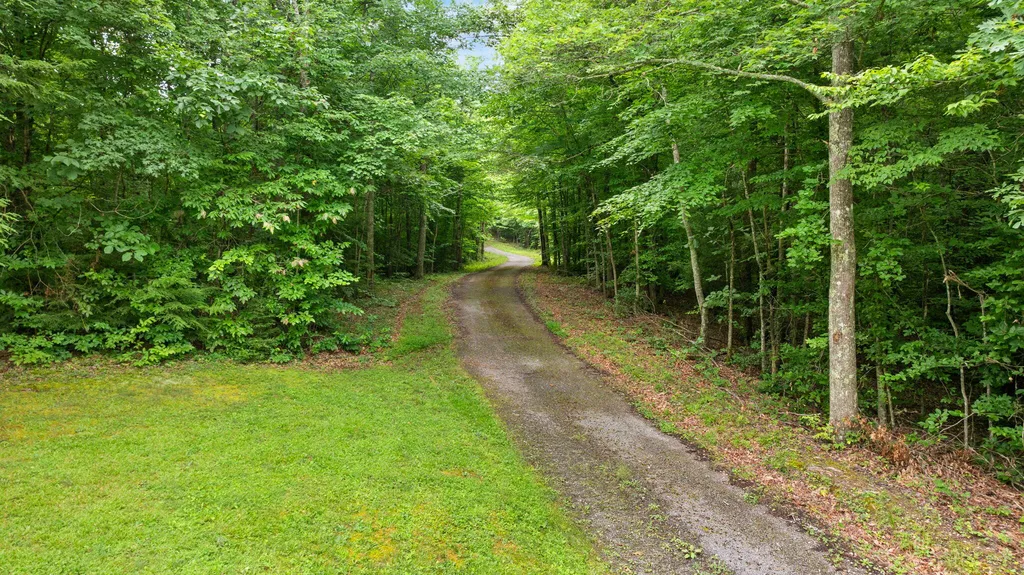 0000 0000 Mathis Road Mckee KY 40447