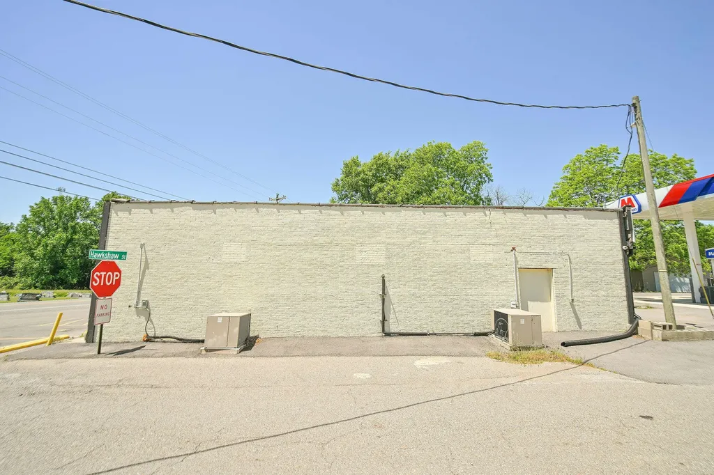 8196 State Route 121 S Mayfield KY 42066