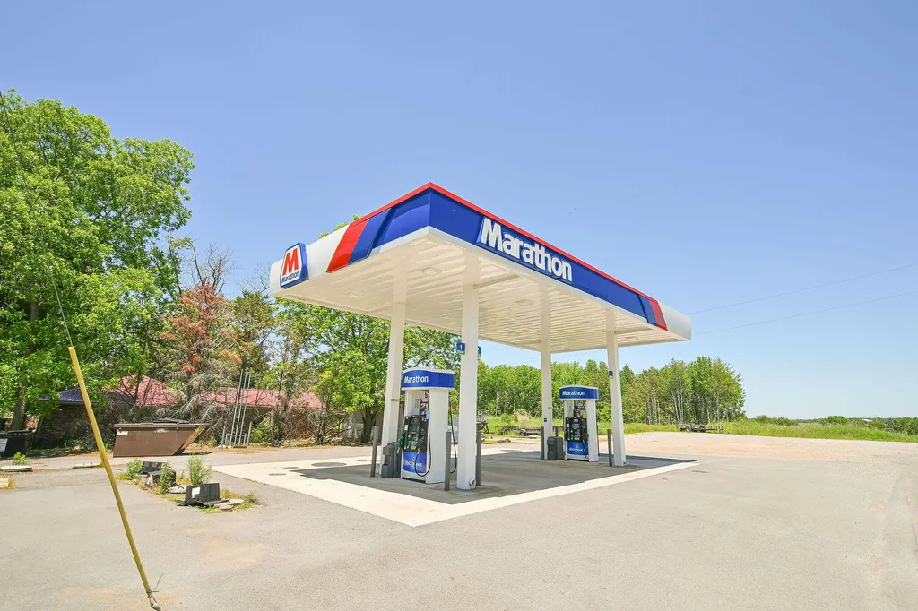 8196 State Route 121 S Mayfield KY 42066