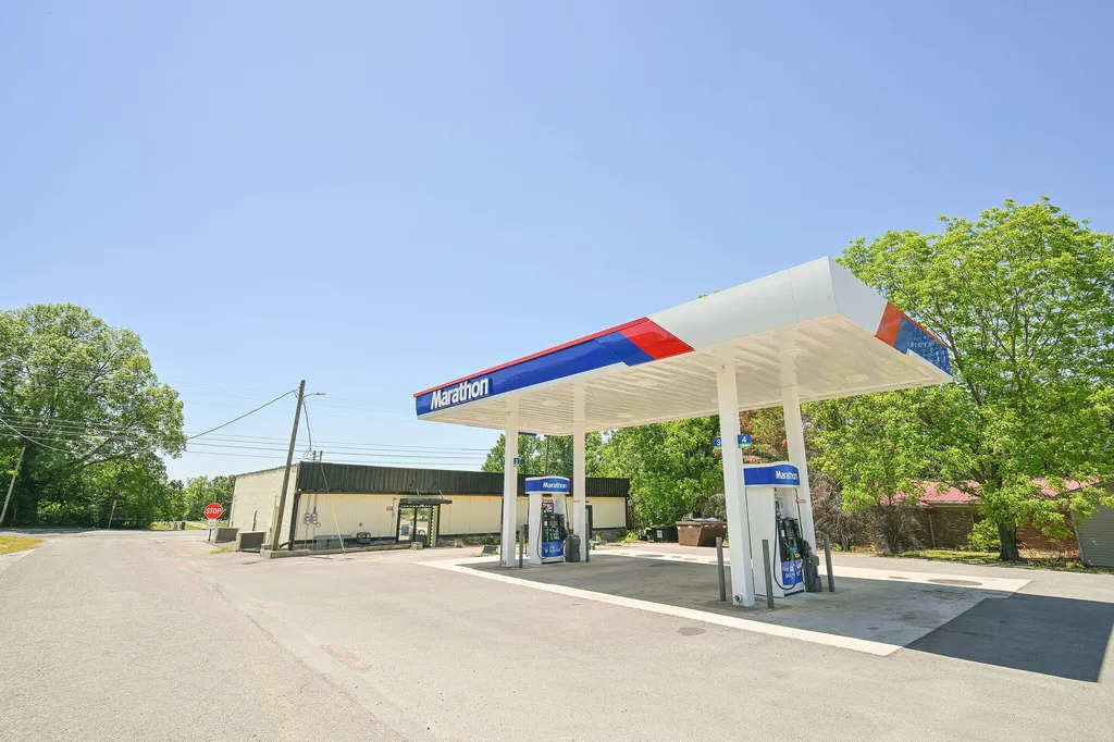 8196 State Route 121 S Mayfield KY 42066