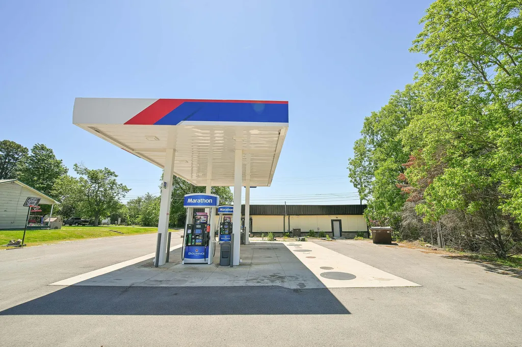 8196 State Route 121 S Mayfield KY 42066