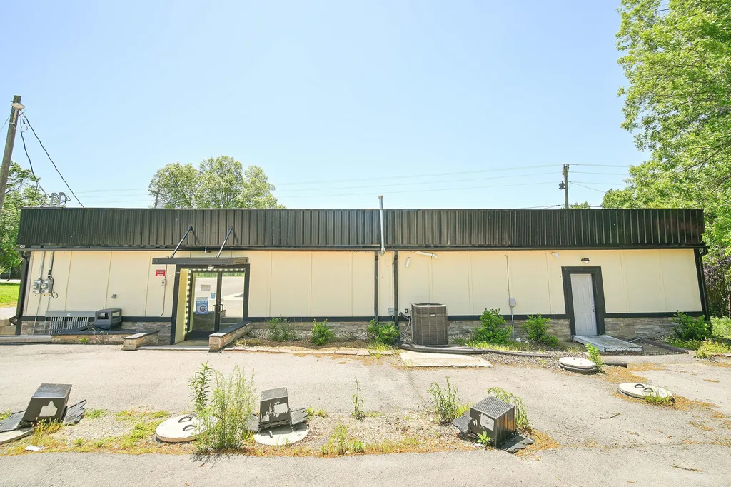 8196 State Route 121 S Mayfield KY 42066