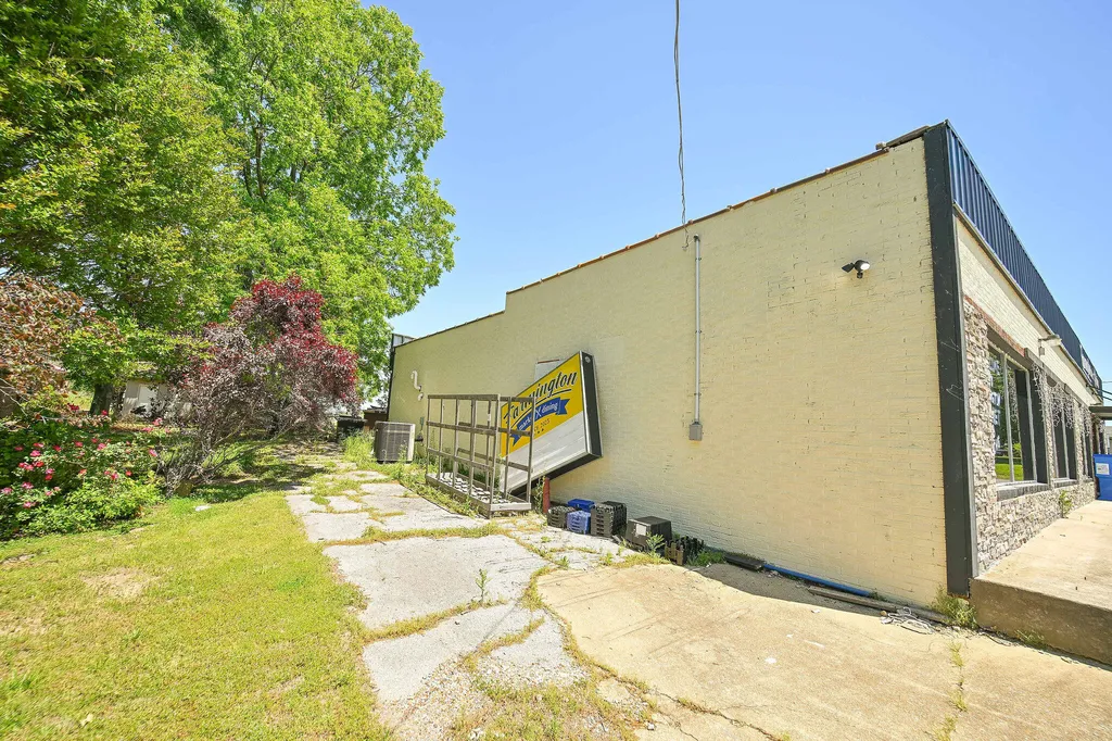 8196 State Route 121 S Mayfield KY 42066