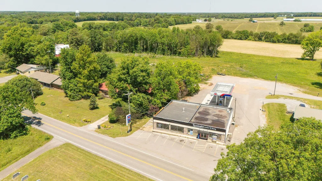 8196 State Route 121 S Mayfield KY 42066