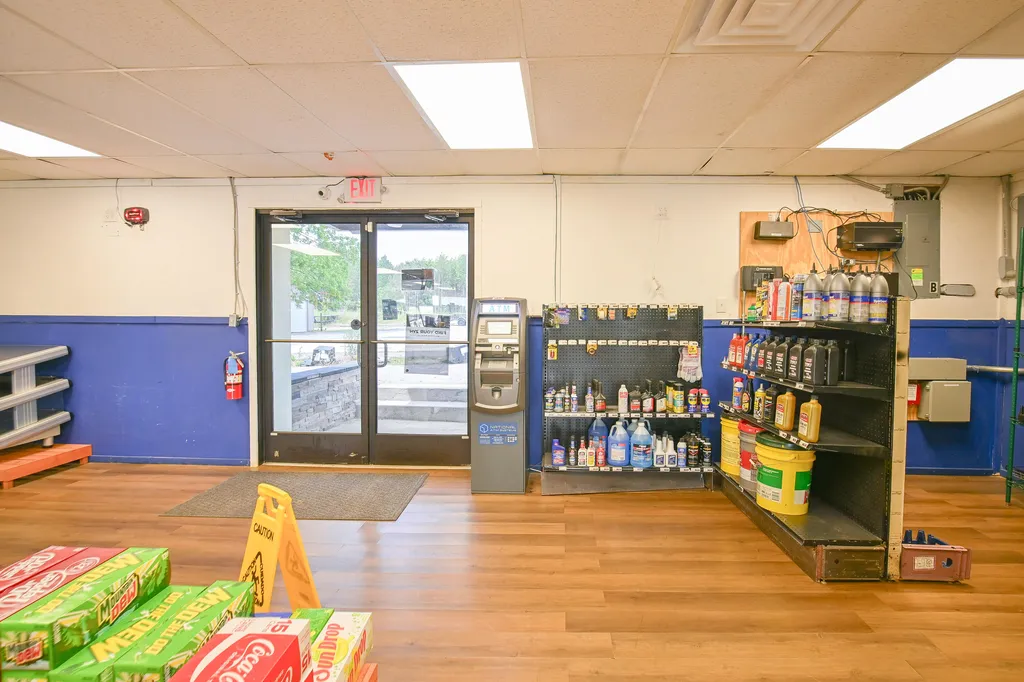 8196 State Route 121 S Mayfield KY 42066