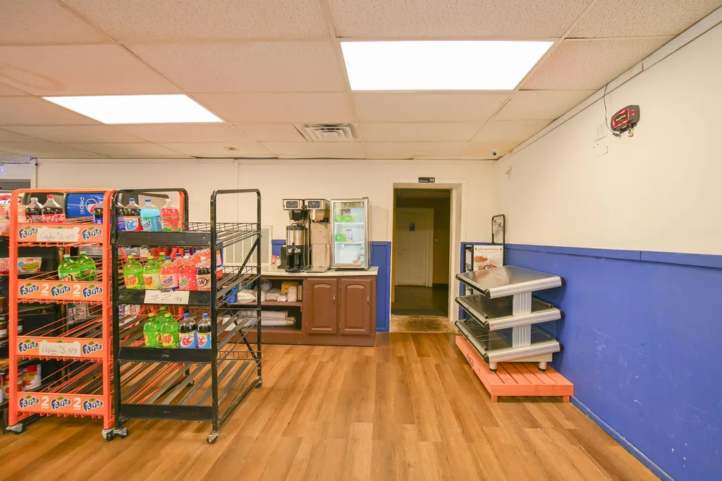 8196 State Route 121 S Mayfield KY 42066