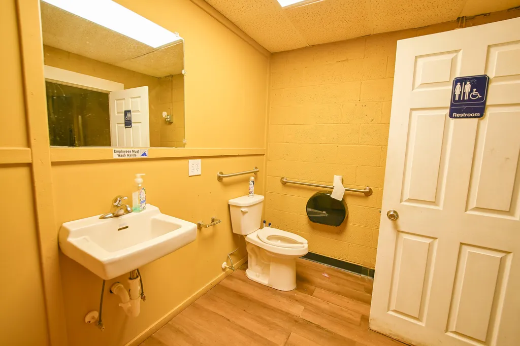 8196 State Route 121 S Mayfield KY 42066