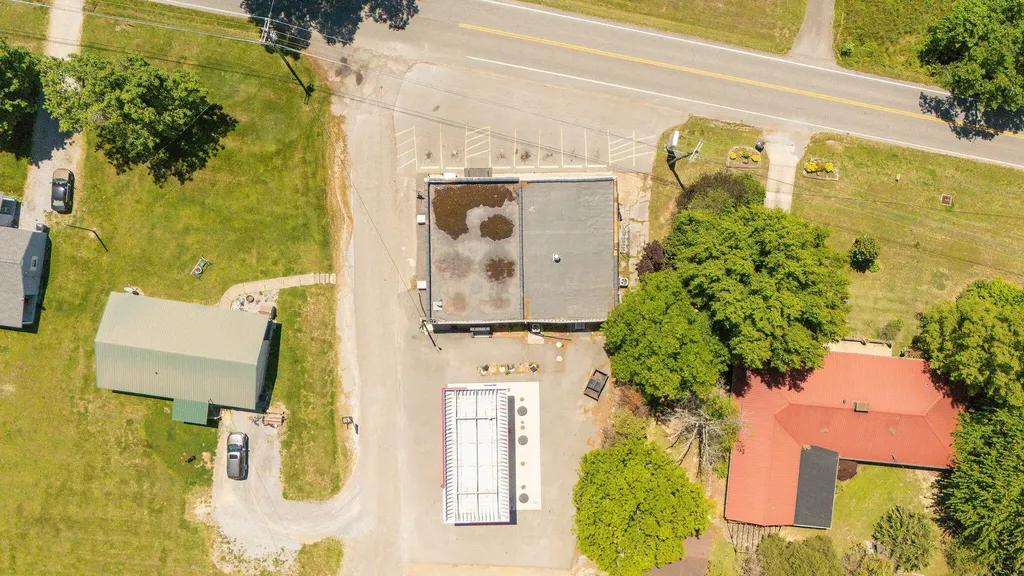 8196 State Route 121 S Mayfield KY 42066