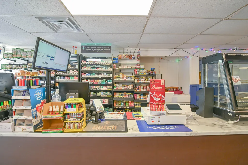 8196 State Route 121 S Mayfield KY 42066