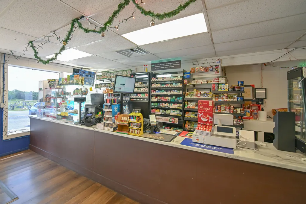 8196 State Route 121 S Mayfield KY 42066