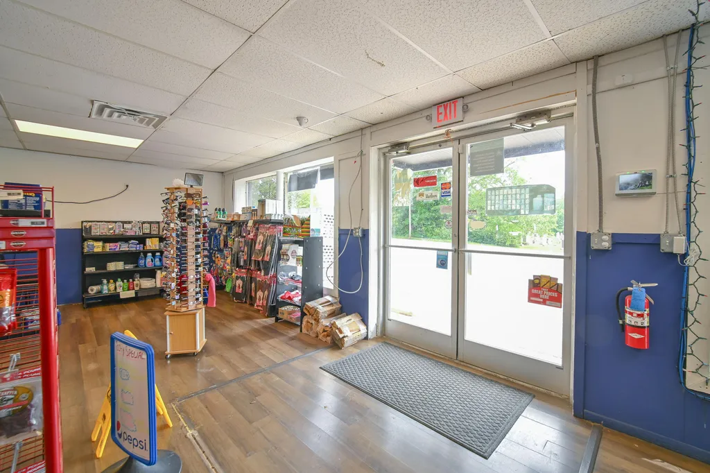 8196 State Route 121 S Mayfield KY 42066