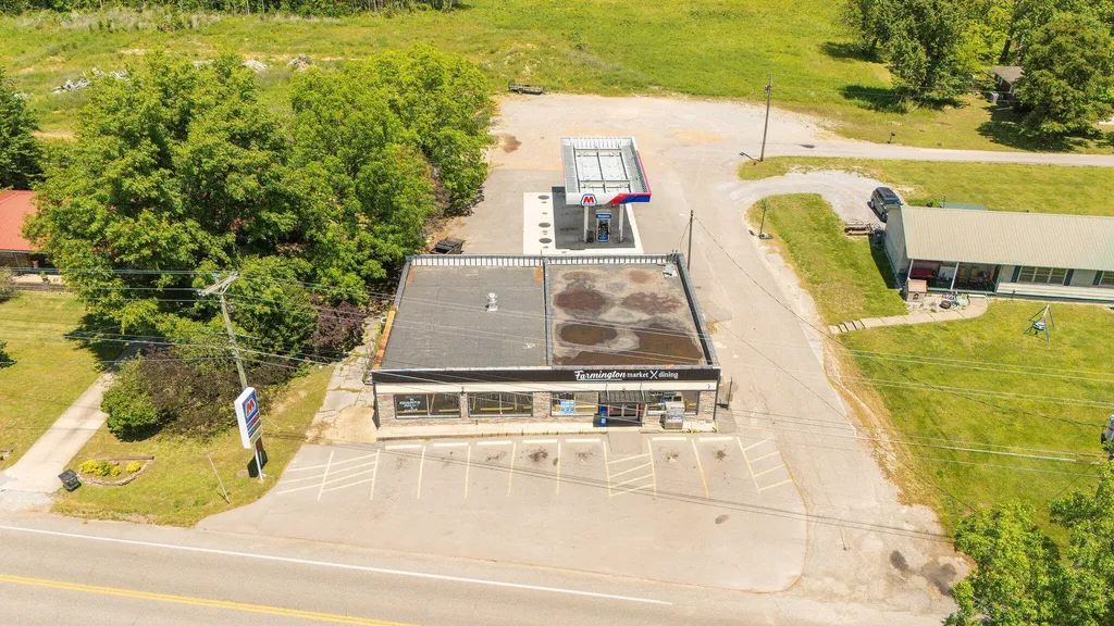 8196 State Route 121 S Mayfield KY 42066