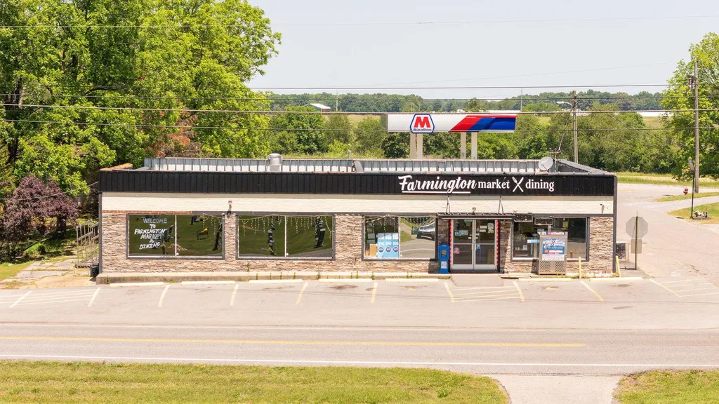 8196 State Route 121 S Mayfield KY 42066