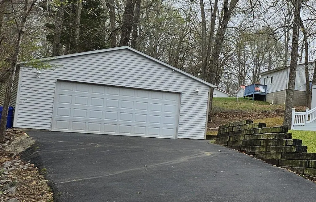 706 Justin Lane Gilbertsville KY 42044