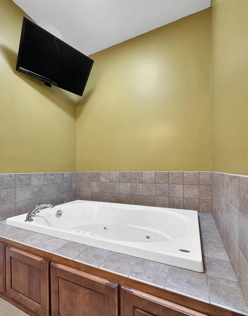 300 N 8th Street Murray KY 42071