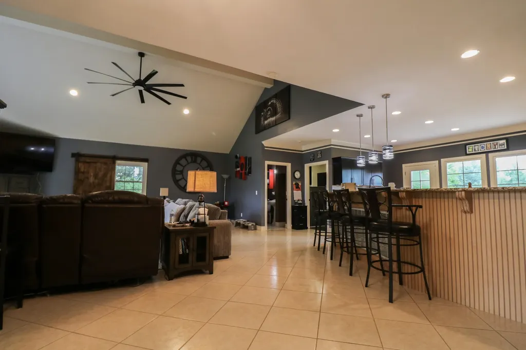 161 Lakeside Drive Paducah KY 42003