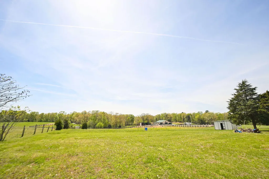 1119 Rowlett Trail Murray KY 42071