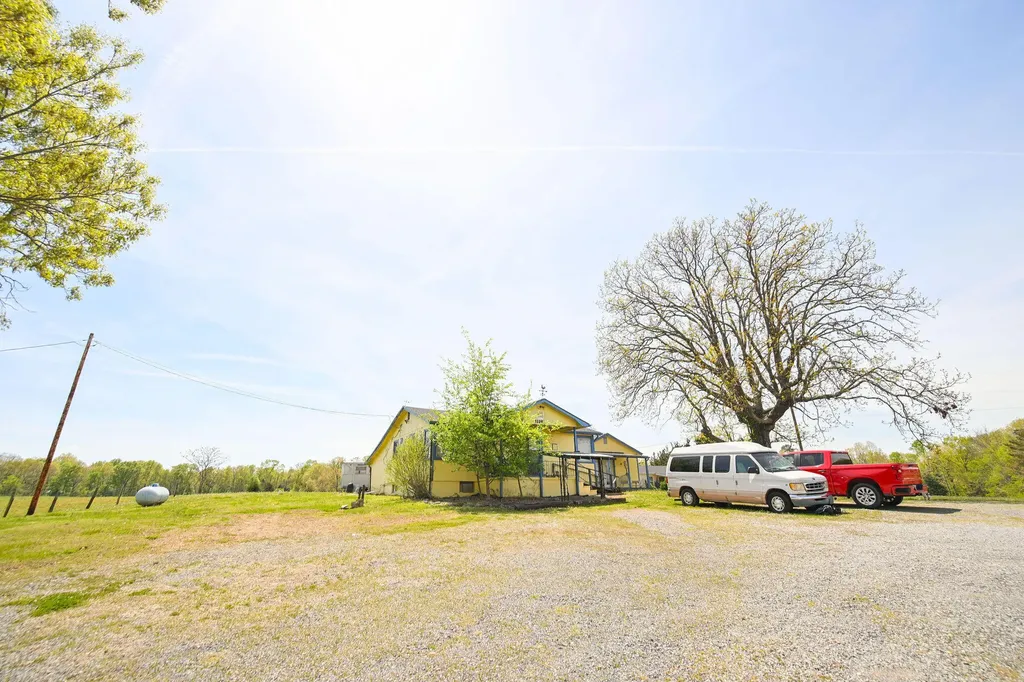 1119 Rowlett Trail Murray KY 42071
